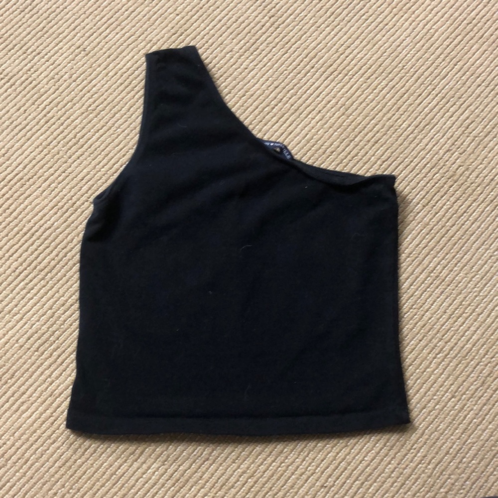 BRANDY MELVILLE one shoulder crop top